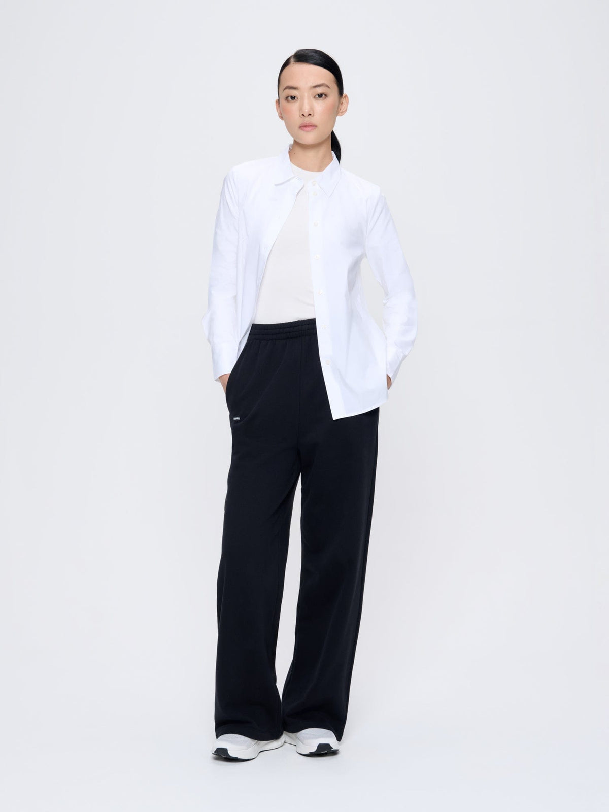 Womens 365 Midweight Straight Leg Track Pants—black